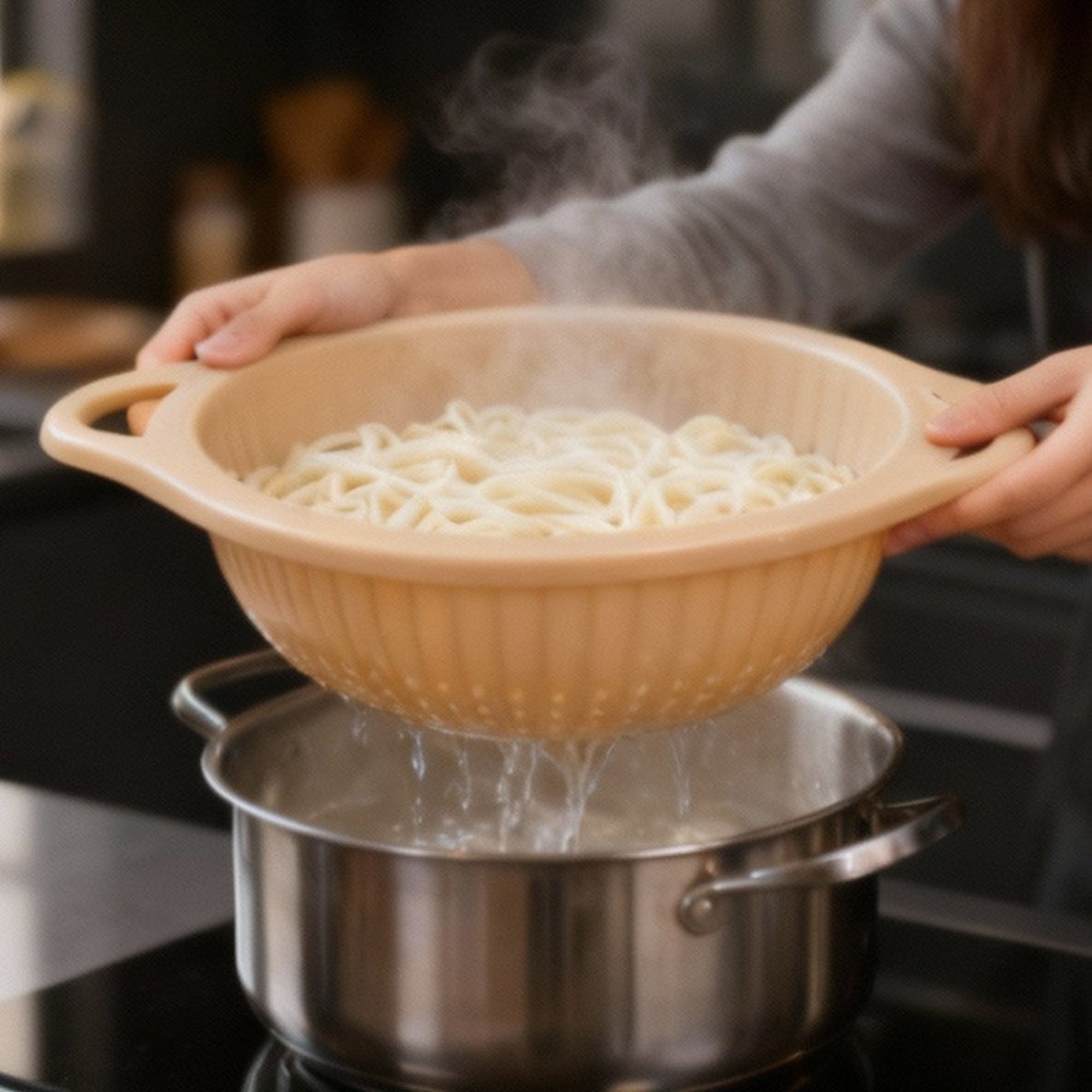 Strainer With handle